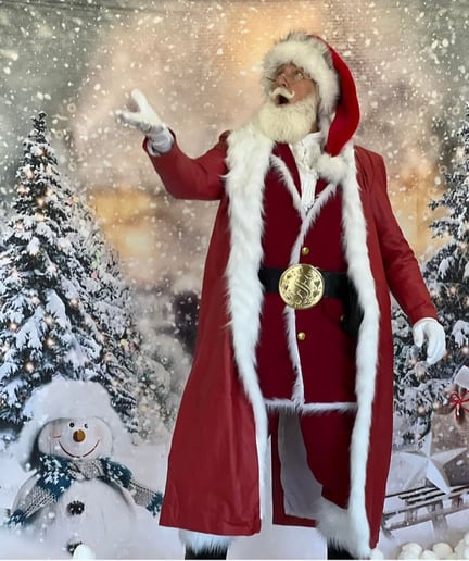 Gallery photo 3 of Santa Neal