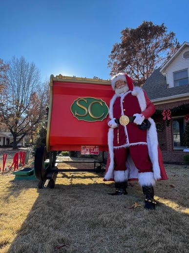 Gallery photo 8 of Santa Neal