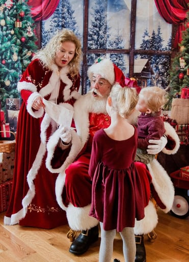 Gallery photo 5 of Santa Neal