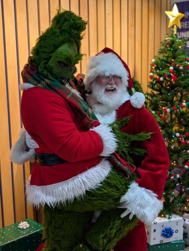 Gallery photo 8 of Santa Snow