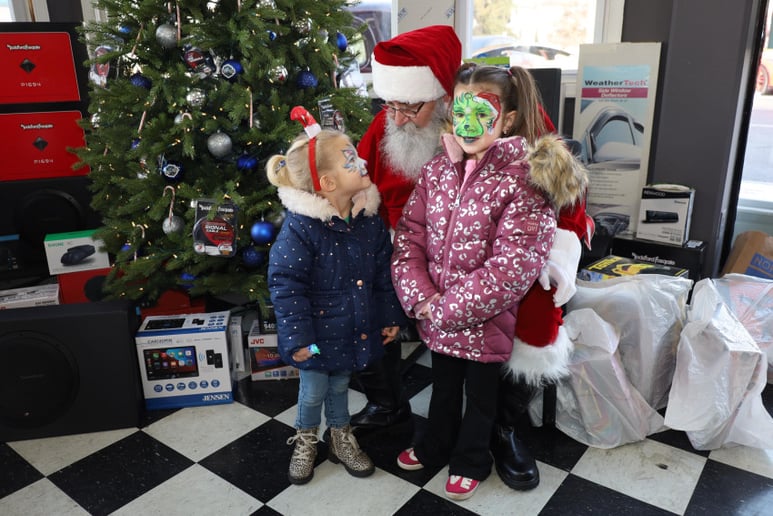 Gallery photo 4 of Santa Nick