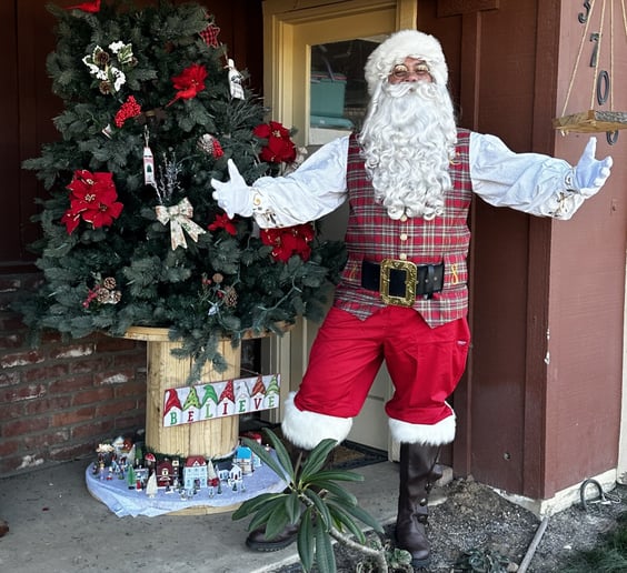 Gallery photo 1 of Santa Tommy