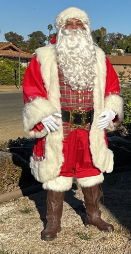 Gallery photo 2 of Santa Tommy