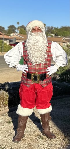Gallery photo 3 of Santa Tommy