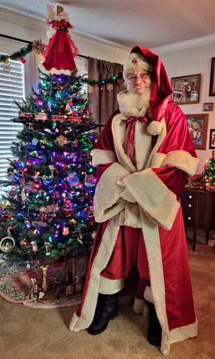 Gallery photo 3 of Santa of Course