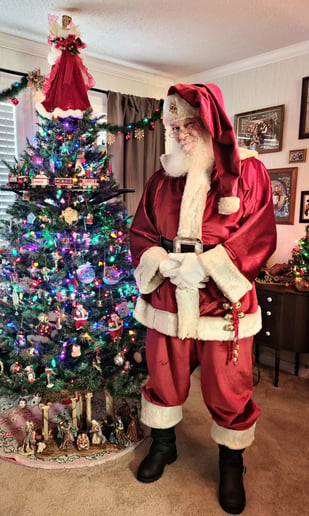 Gallery photo 6 of Santa of Course