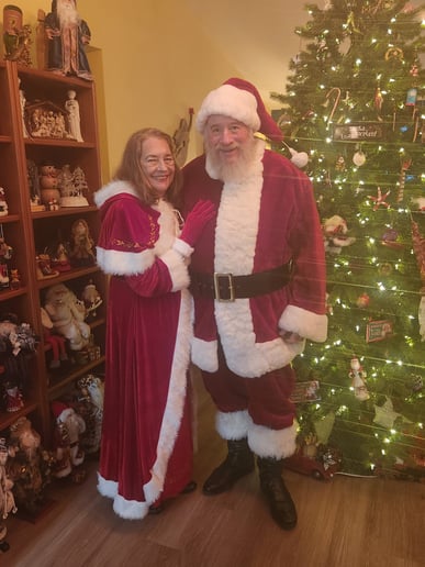 Gallery photo 1 of Santa Papa Greg