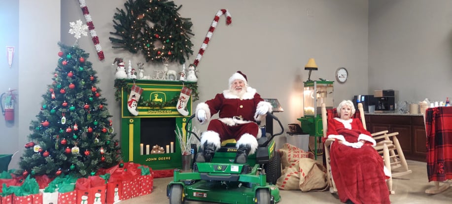 Gallery photo 4 of Santa Pat