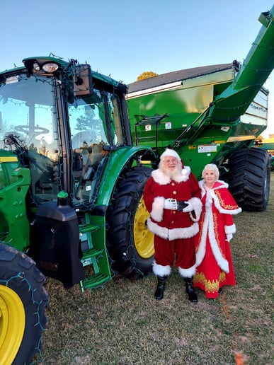 Gallery photo 6 of Santa Pat