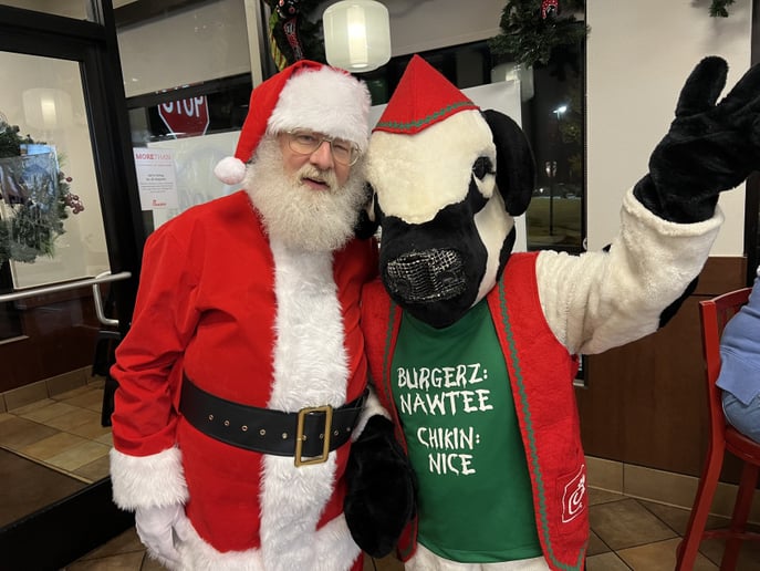 Gallery photo 4 of Santa Pat