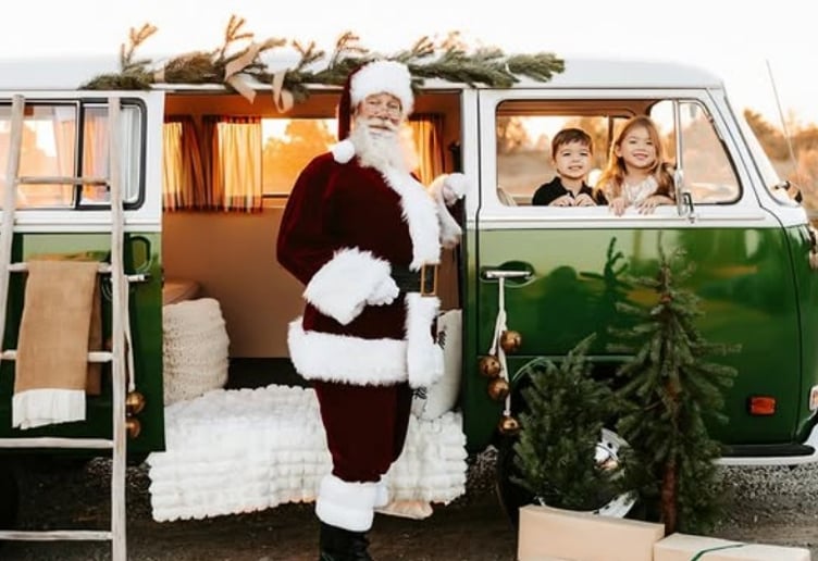 Gallery photo 7 of Santa Phil Dunn