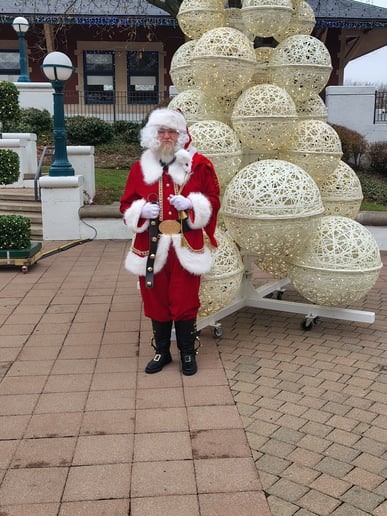 Gallery photo 4 of Santa Phil