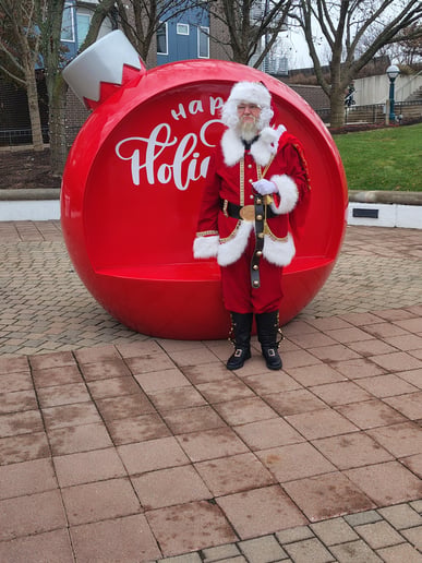 Gallery photo 5 of Santa Phil