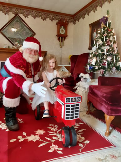 Gallery photo 1 of Santa Poff