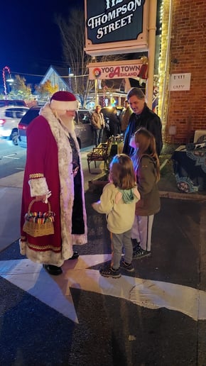 Gallery photo 5 of Santa Poff