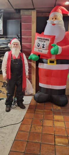 Gallery photo 3 of Santa Pop Pop