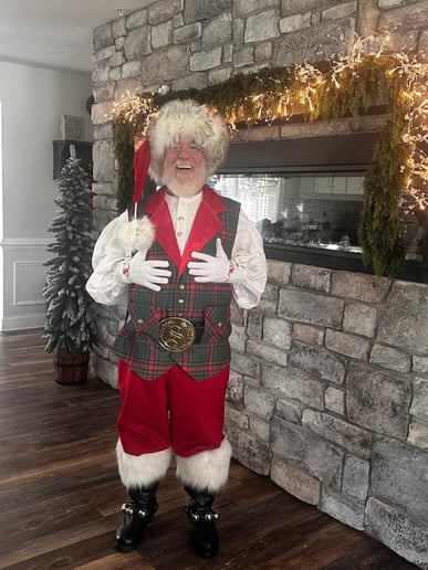 Gallery photo 3 of Santa Poynter