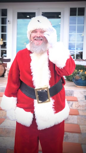 Gallery photo 4 of Santa Red