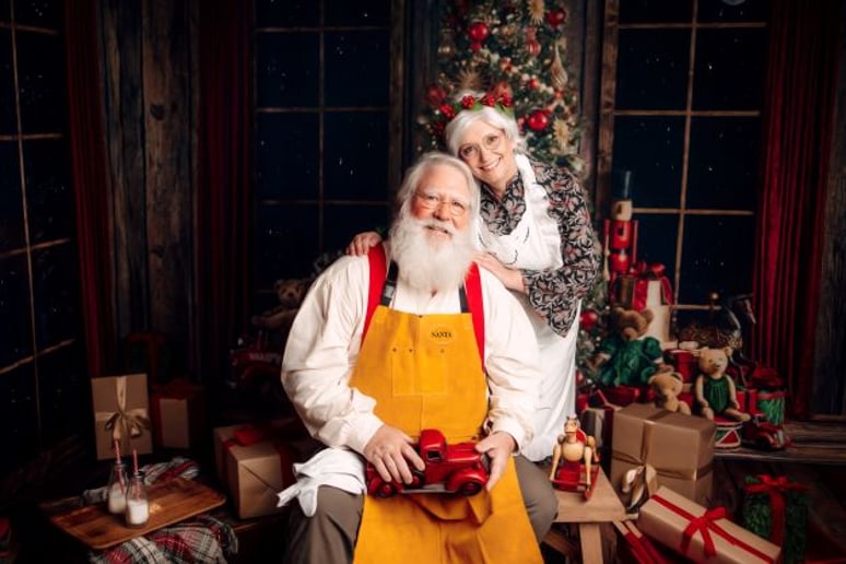 Gallery photo 11 of Santa Reed