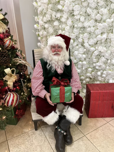 Gallery photo 13 of Santa Reggie