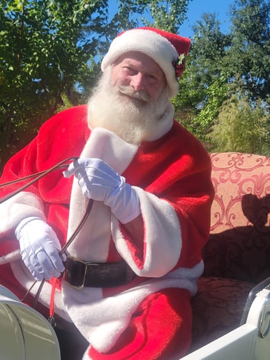 Gallery photo 11 of Santa Rick and Lisa