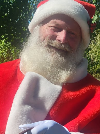 Gallery photo 12 of Santa Rick and Lisa