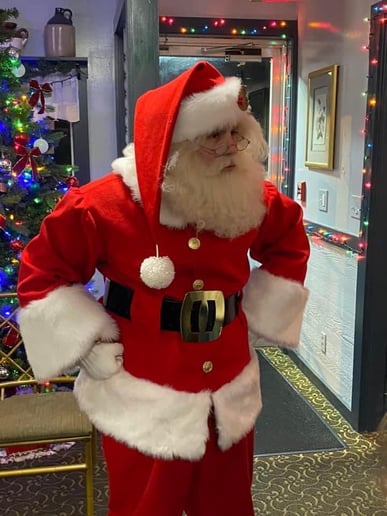 Gallery photo 4 of Santa Sean