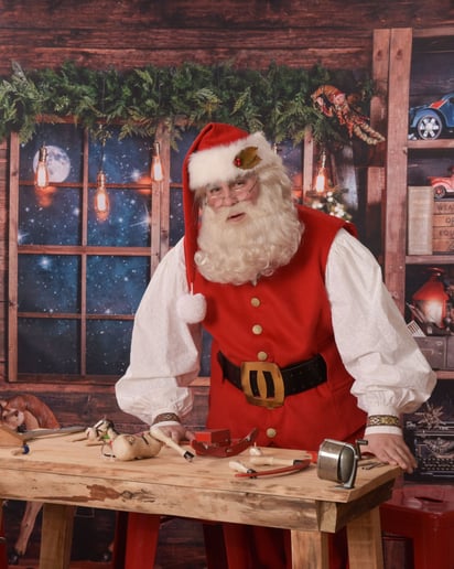 Gallery photo 8 of Santa Sean