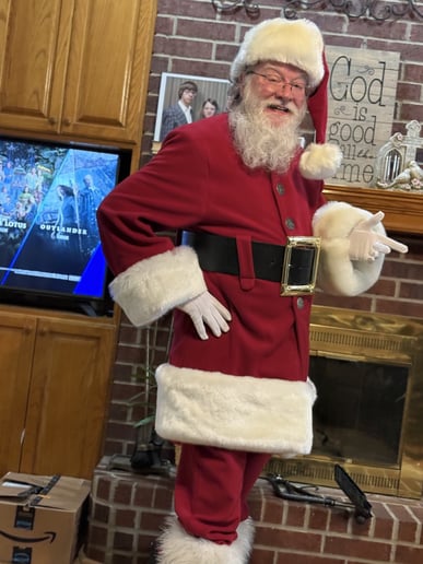 Gallery photo 3 of Santa Riley