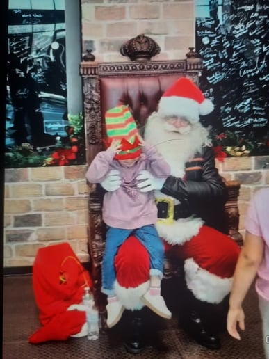 Gallery photo 8 of Santa William