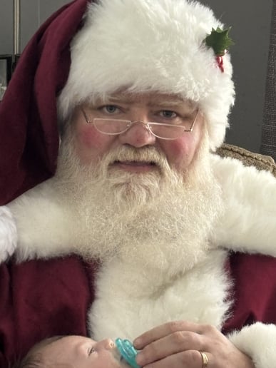 Gallery photo 3 of Santa Rob