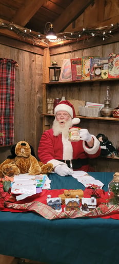 Gallery photo 3 of Santa Rob