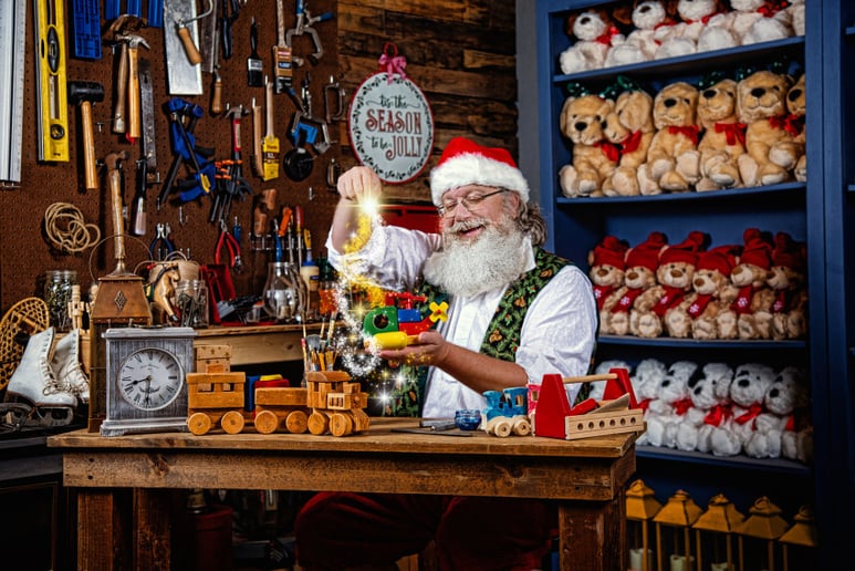 Gallery photo 4 of Santa Roger