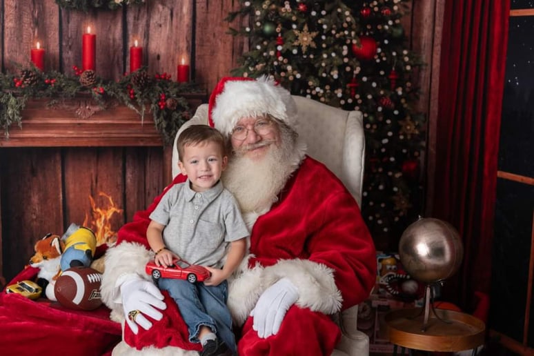 Gallery photo 6 of Santa Roger