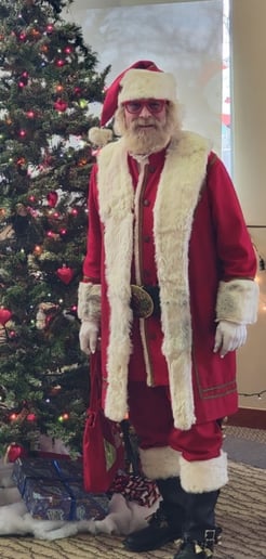 Gallery photo 5 of Santa Roger