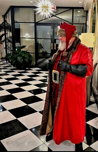 Gallery photo 7 of Santa Ron Bronson