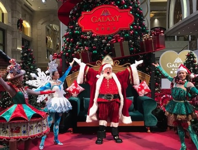Gallery photo 9 of Santa Ron & Mrs. Claus