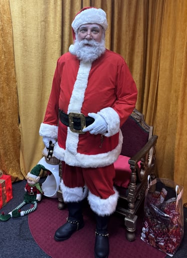 Gallery photo 2 of Santa Ross