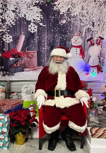 Gallery photo 6 of Santa Russell