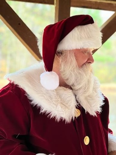 Gallery photo 3 of Santa Rusty