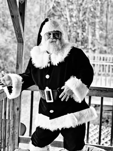 Gallery photo 4 of Santa Rusty