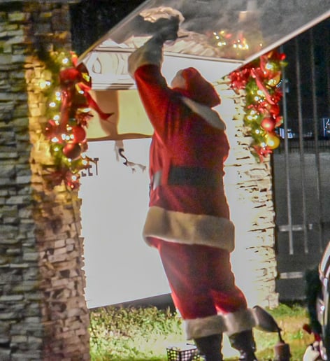 Gallery photo 6 of Santa Ryan