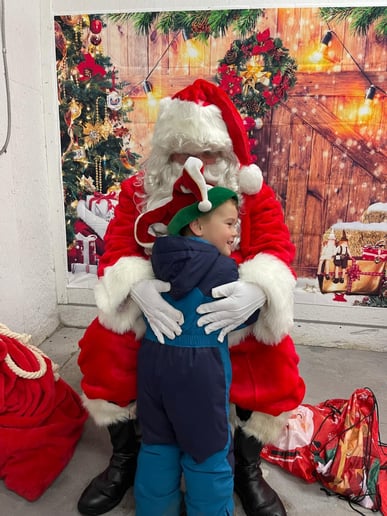 Gallery photo 6 of Santa Ryan NNY