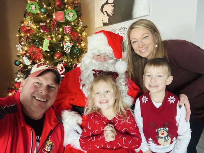 Gallery photo 9 of Santa Ryan NNY