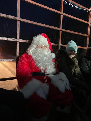 Gallery photo 13 of Santa Ryan NNY