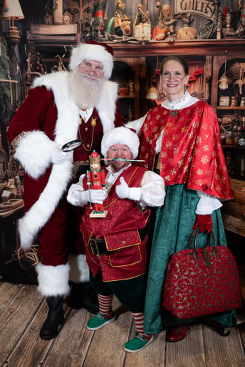 Gallery photo 2 of Santa Sabo and Mrs Claus