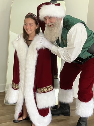Gallery photo 10 of Santa Sabo and Mrs Claus