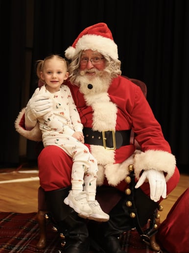 Gallery photo 2 of Santa Scott