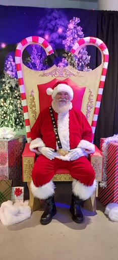 Gallery photo 6 of Santa Scott