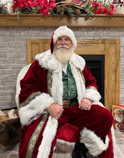 Gallery photo 2 of Santa Scott